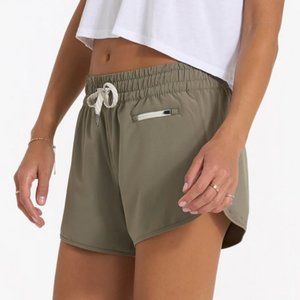 Vuori Women's Clementine Short 2.0 - Light Oregano Color